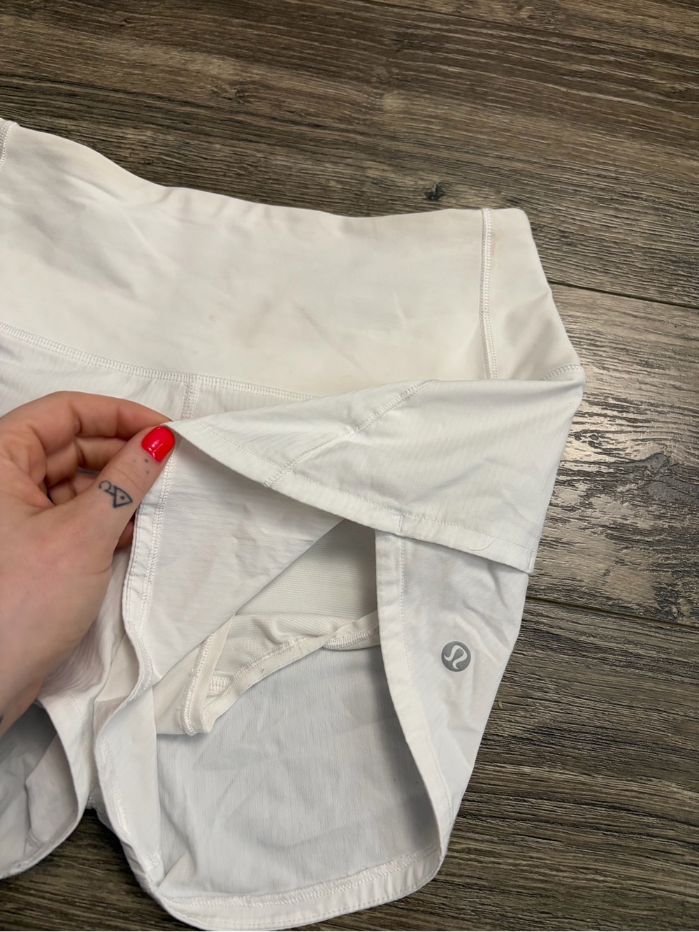 Lululemon Speed Up High-Rise Short *2.5"
(White) Size 2 - Picture 3 of 9